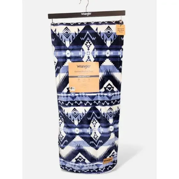 Wrangler Oversized Ultra Plush Throw Bold Navy and White  display picture 1